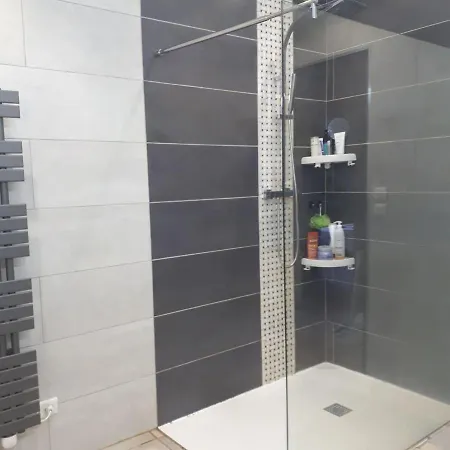 3 Chambres Piscine Aout Cevennes * Portes (Eure)